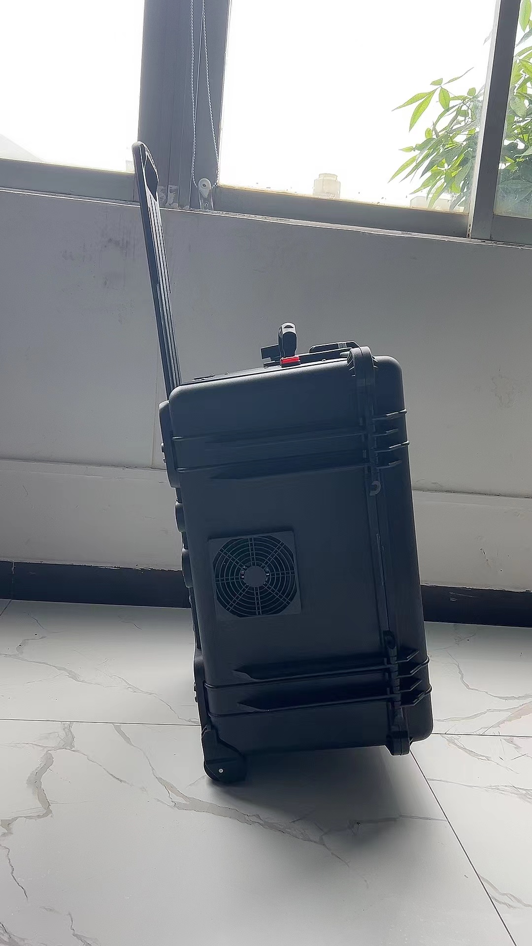 白沙手拉箱型移动通信干扰器